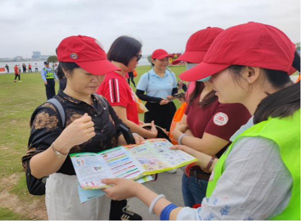 图片20横栏镇开展“绿色健步走 全民反邪行”反邪教宣传活动2.png