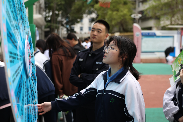 SZ8A2016盐港中学.JPG