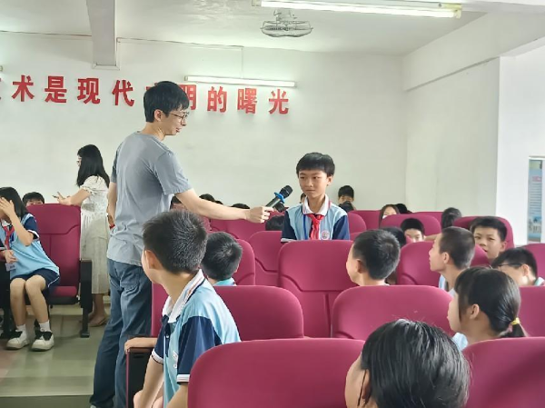11川岛镇在川岛镇中心小学开展“同心反邪 共守平安”主题反邪教宣讲活动3.png