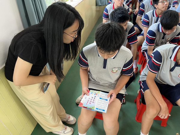 24四九镇在台山市学业初级中学开展假期前反邪教宣讲校园活动 (2).png