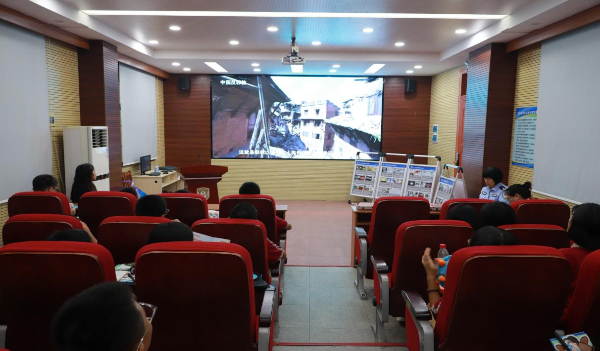 四海学校（初中部）2.png