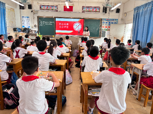 反邪教主题班会教育活动2.jpg