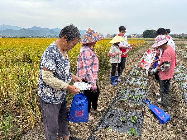 反邪宣传进田间-7.jpg