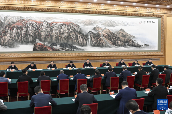　　2月17日，中共中央总书记、国家主席、中央军委主席习近平在京出席民营企业座谈会并发表重要讲话。新华社记者 谢环驰 摄
