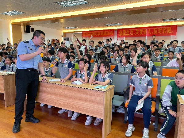 1757580221636356.jpg 4月16日 03冼可澄学校开展反邪教主题宣传教育活动.jpg