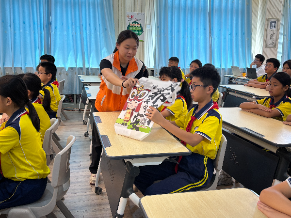 1757580322608604.jpg 7月2日 01聚锦小学反邪教进校园宣传活动.jpg