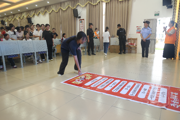 1762916209747933.jpg 20250904云安区反邪教宣传周活动4.JPG