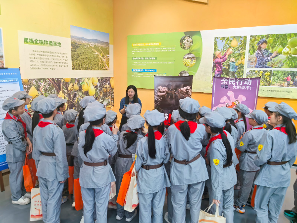 1778232430373171.jpg 针对学生开展反邪宣传3.jpg